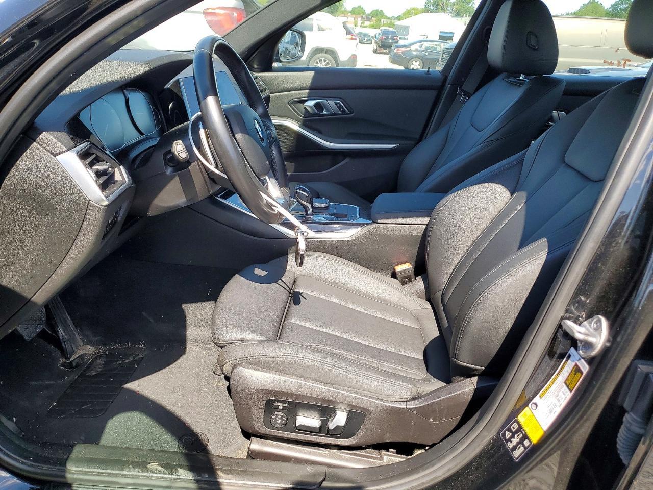 2021 BMW Seria 3 330i - zdjęcie 7