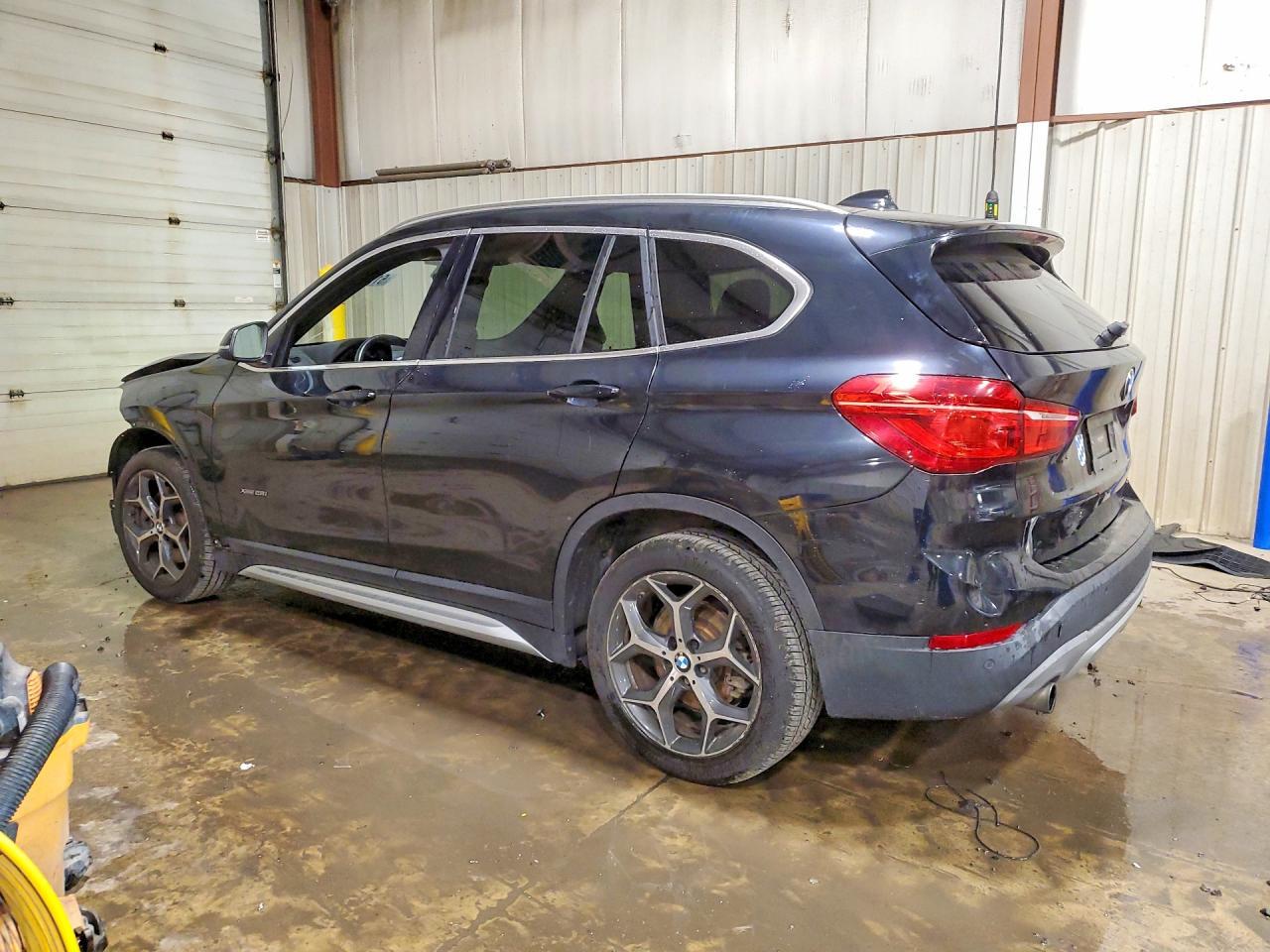 2016 BMW X1 xDrive28I - zdjęcie 2