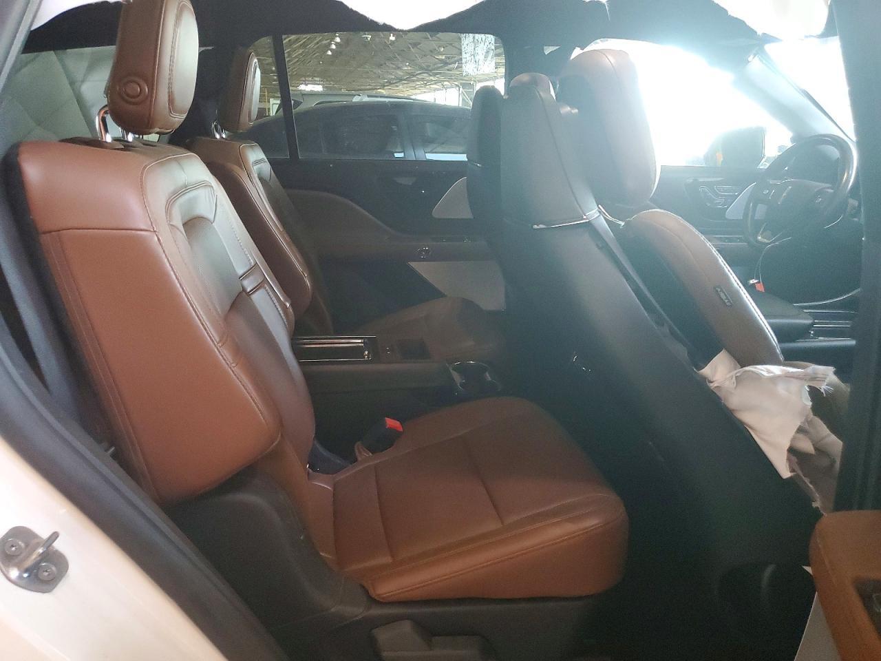 2020 Lincoln Aviator Reserve - zdjęcie 11