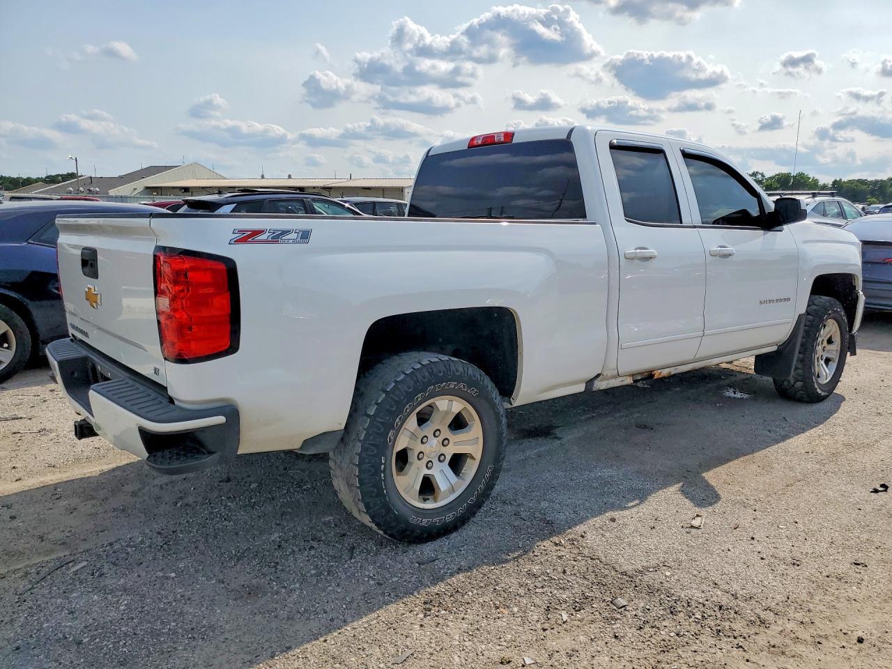 2017 Chevrolet Silverado K1500 Lt - zdjęcie 3