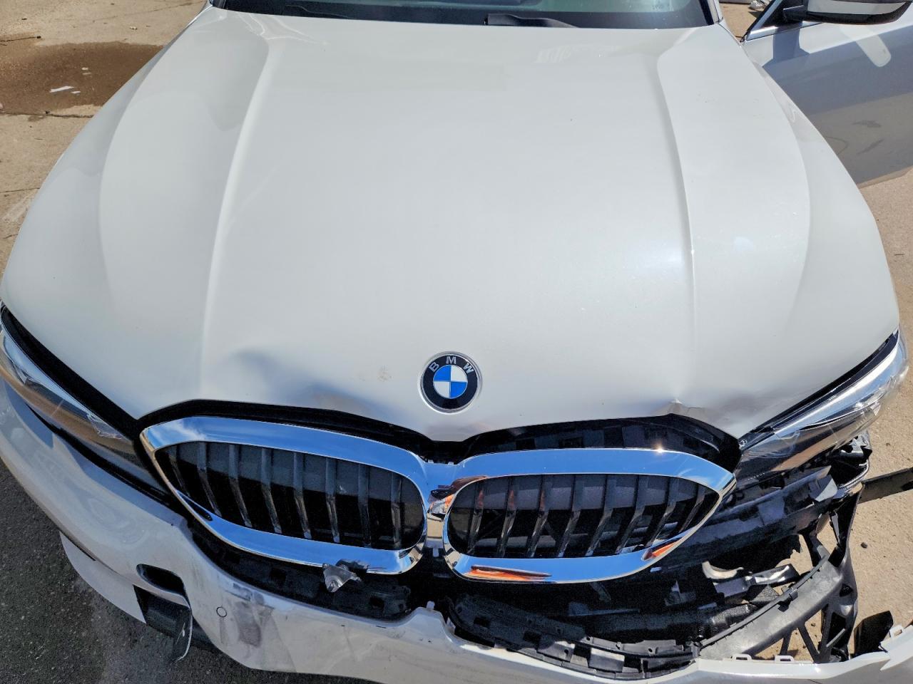 2020 BMW 330I - zdjęcie 11