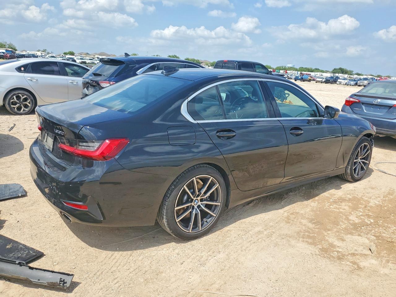 2020 BMW 330I - zdjęcie 3