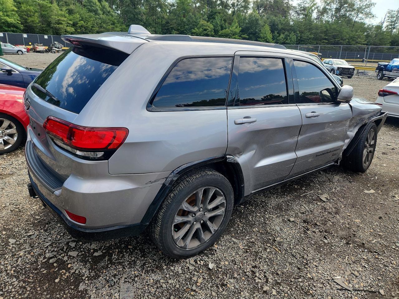 2016 Jeep Grand Cherokee Limited - zdjęcie 3