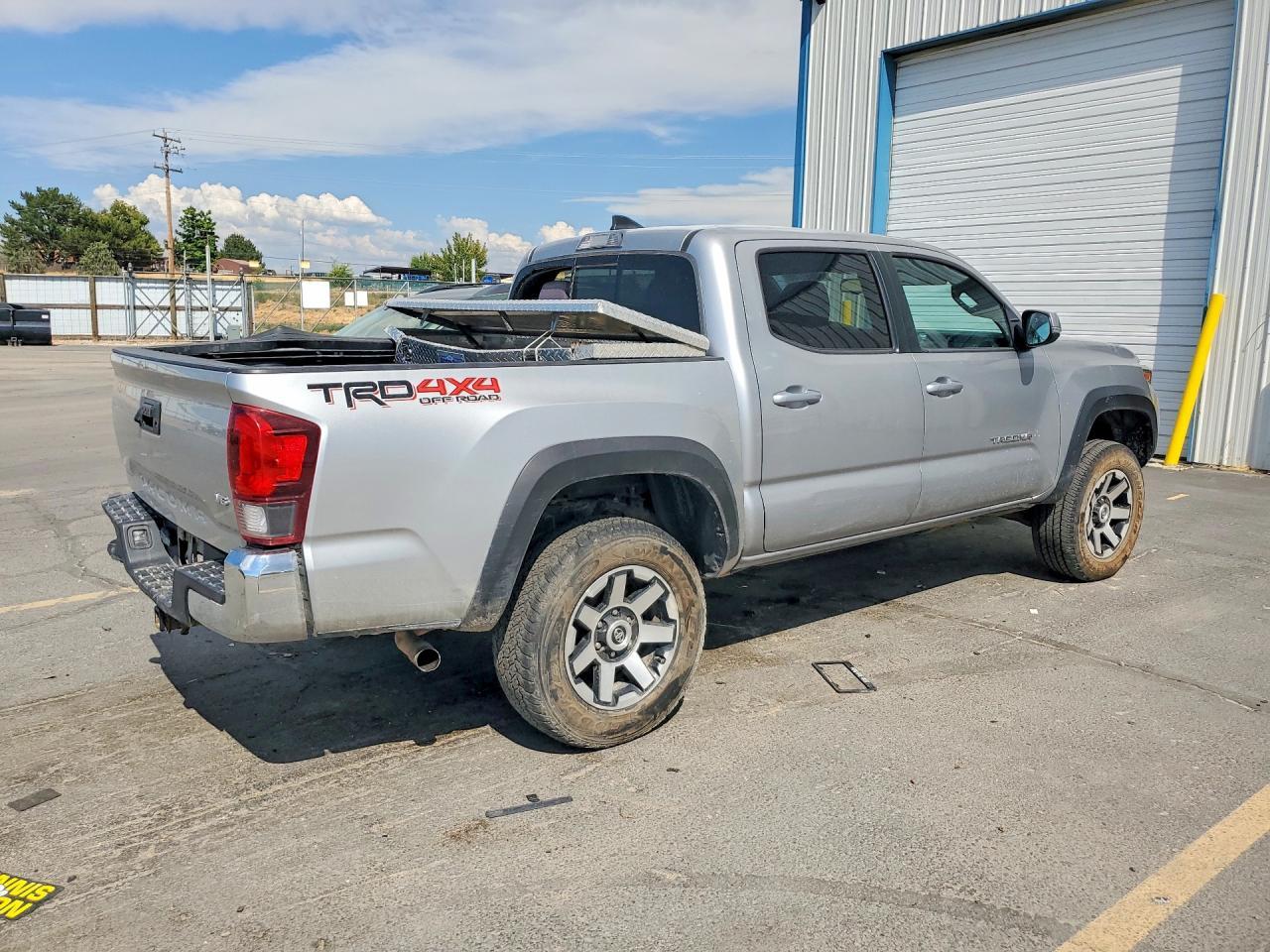 2018 Toyota Tacoma Trd Off-Road - zdjęcie 3
