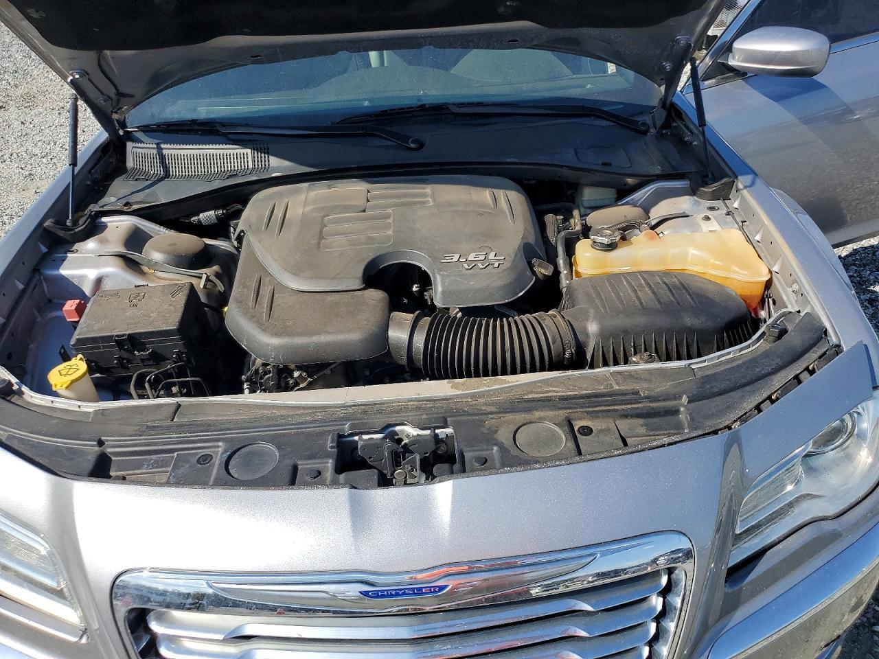 2014 Chrysler 300 - zdjęcie 11