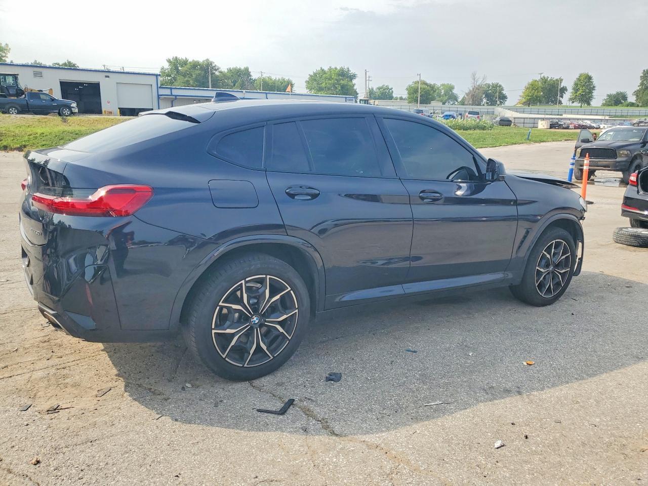 2025 BMW X4 xDrive30I - zdjęcie 3