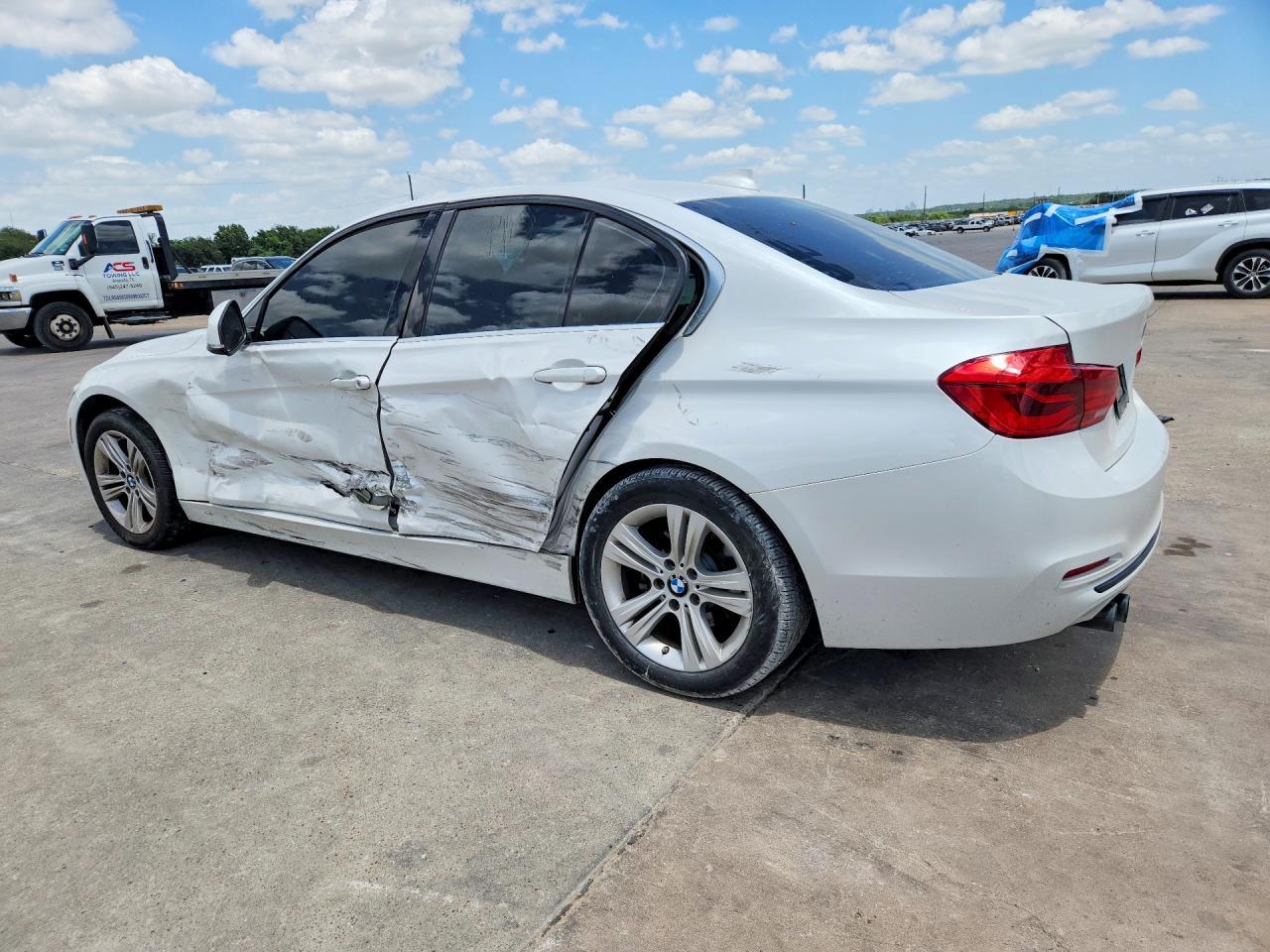 2018 BMW 330 I - zdjęcie 2