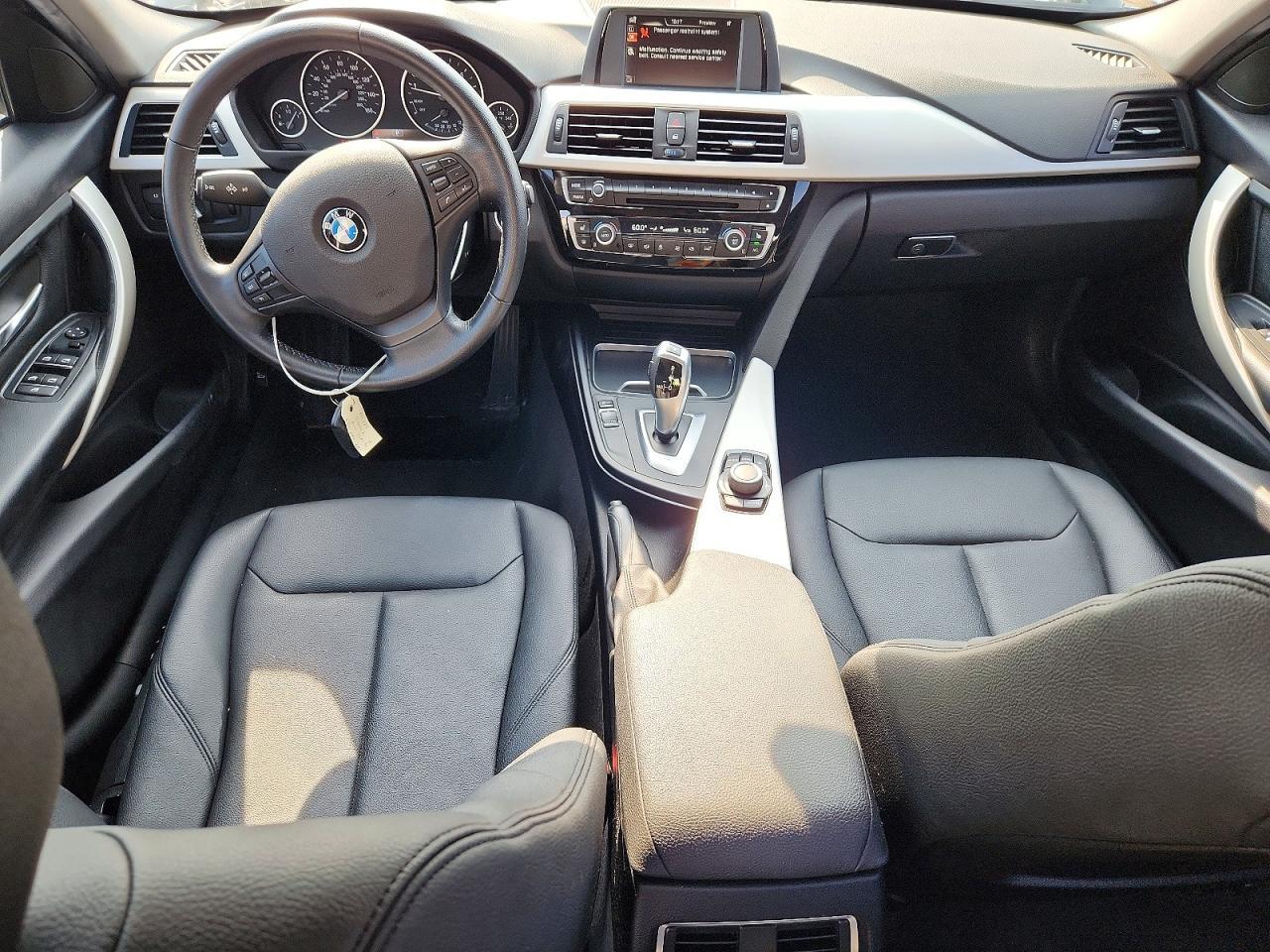 2016 BMW Seria 3 320i - zdjęcie 8