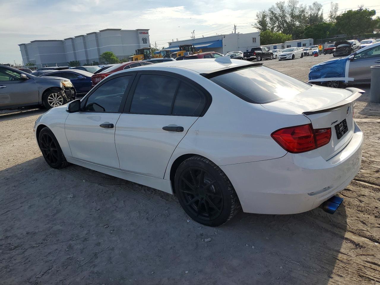 2014 BMW Seria 3 328i - zdjęcie 2