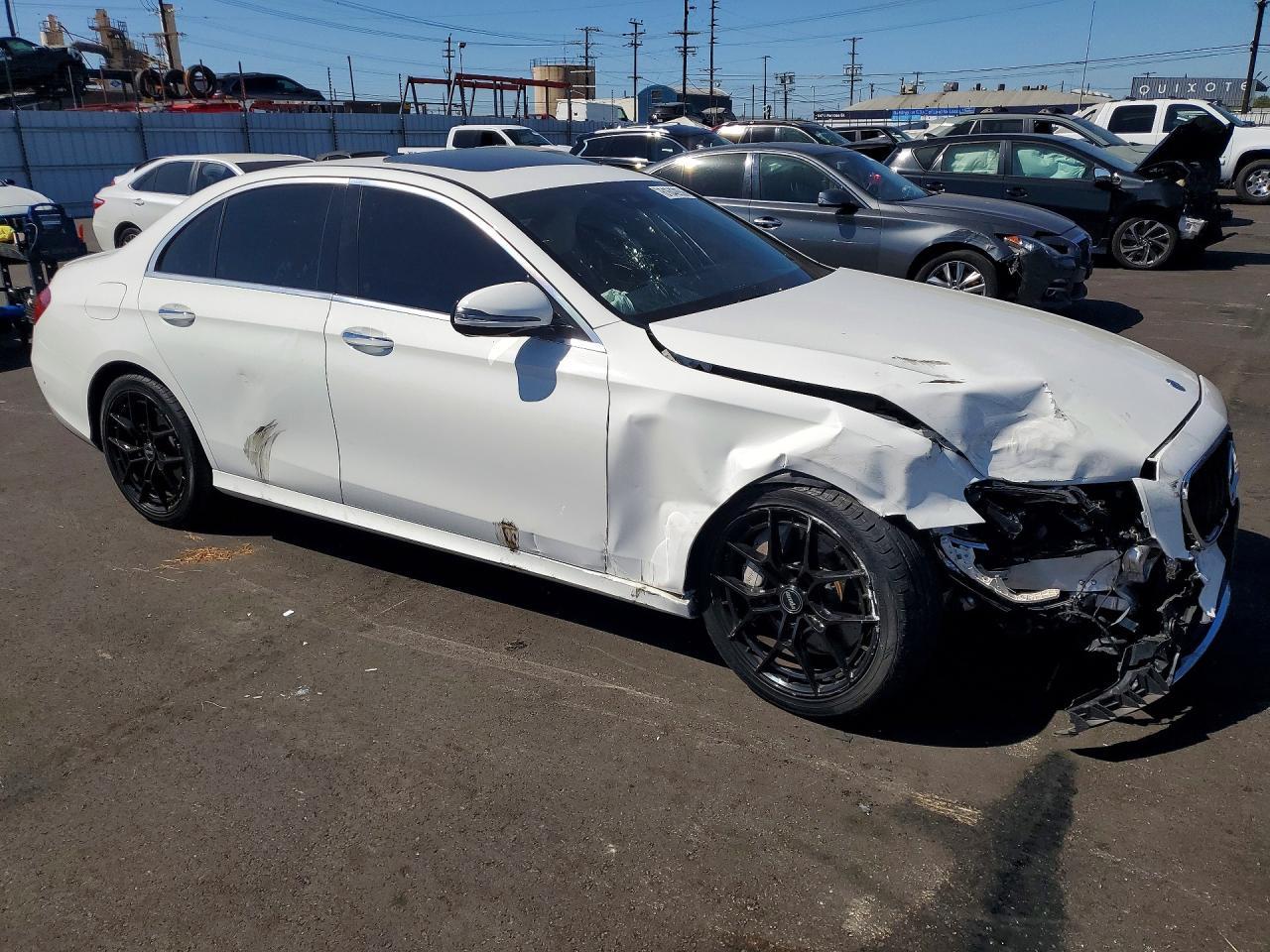 2018 Mercedes-Benz E 300 - zdjęcie 4