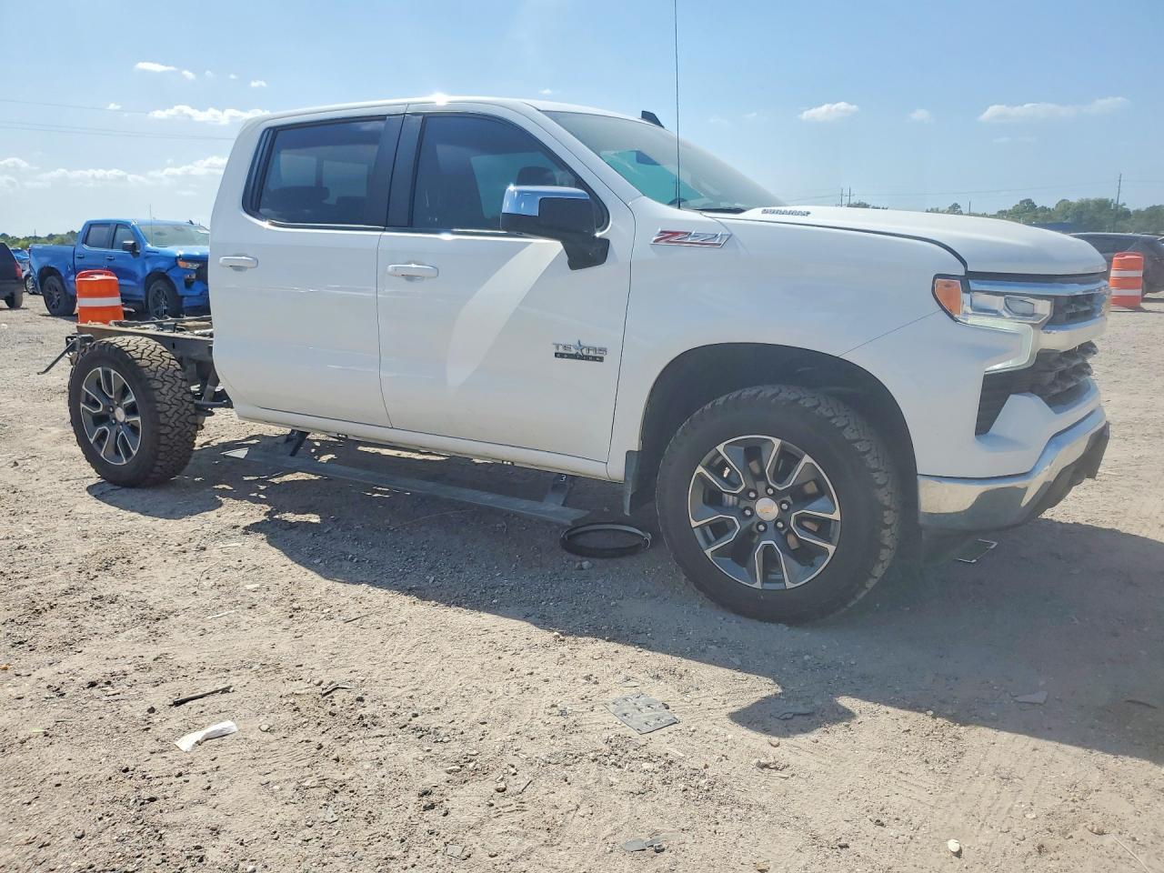 2025 Chevrolet Silverado K1500 Lt - zdjęcie 4
