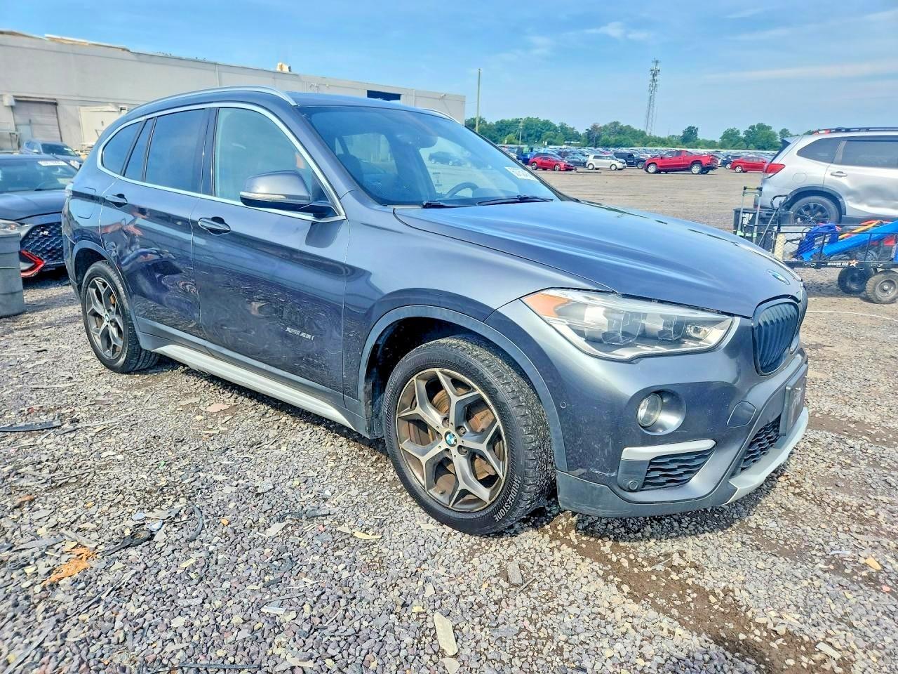 2017 BMW X1 xDrive28I - zdjęcie 4