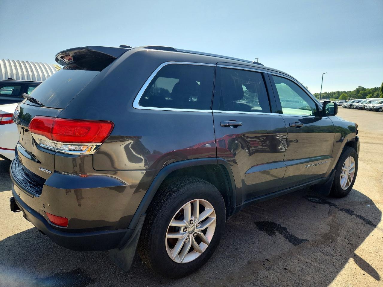 2017 Jeep Grand Cherokee Laredo - zdjęcie 3