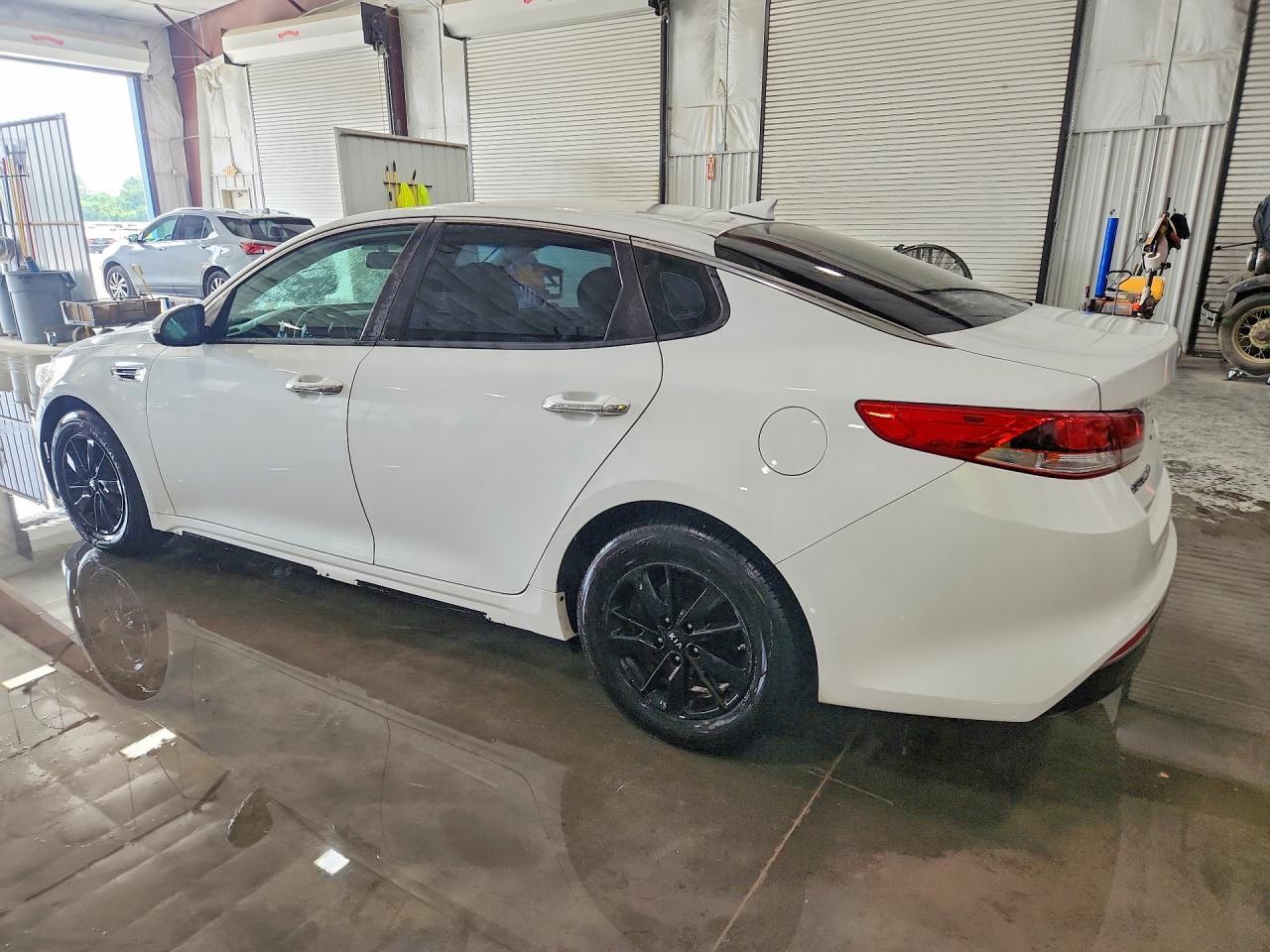 2017 Kia Optima Lx - zdjęcie 2