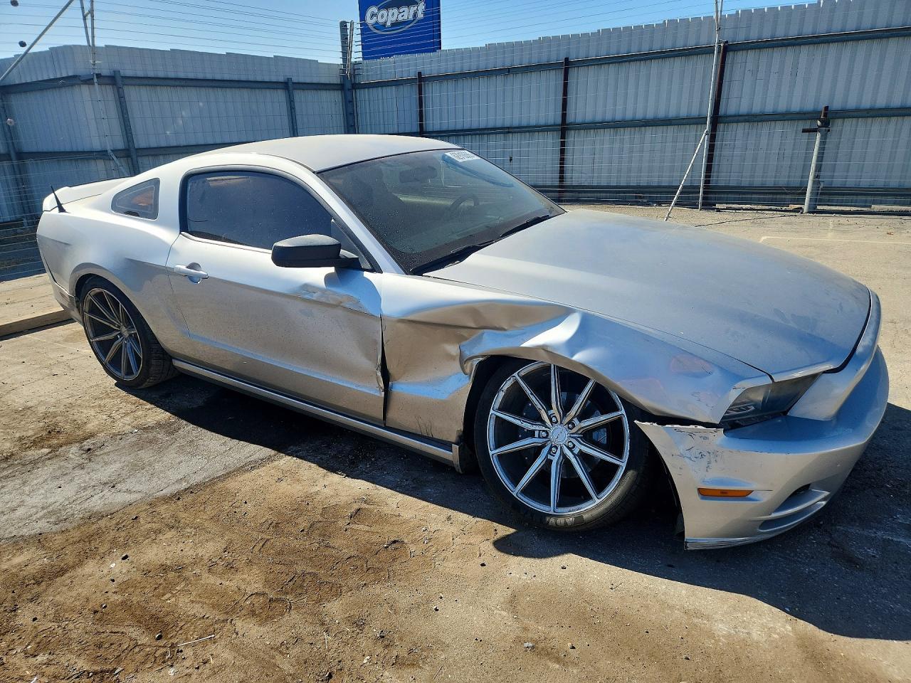 2014 Ford Mustang - zdjęcie 4