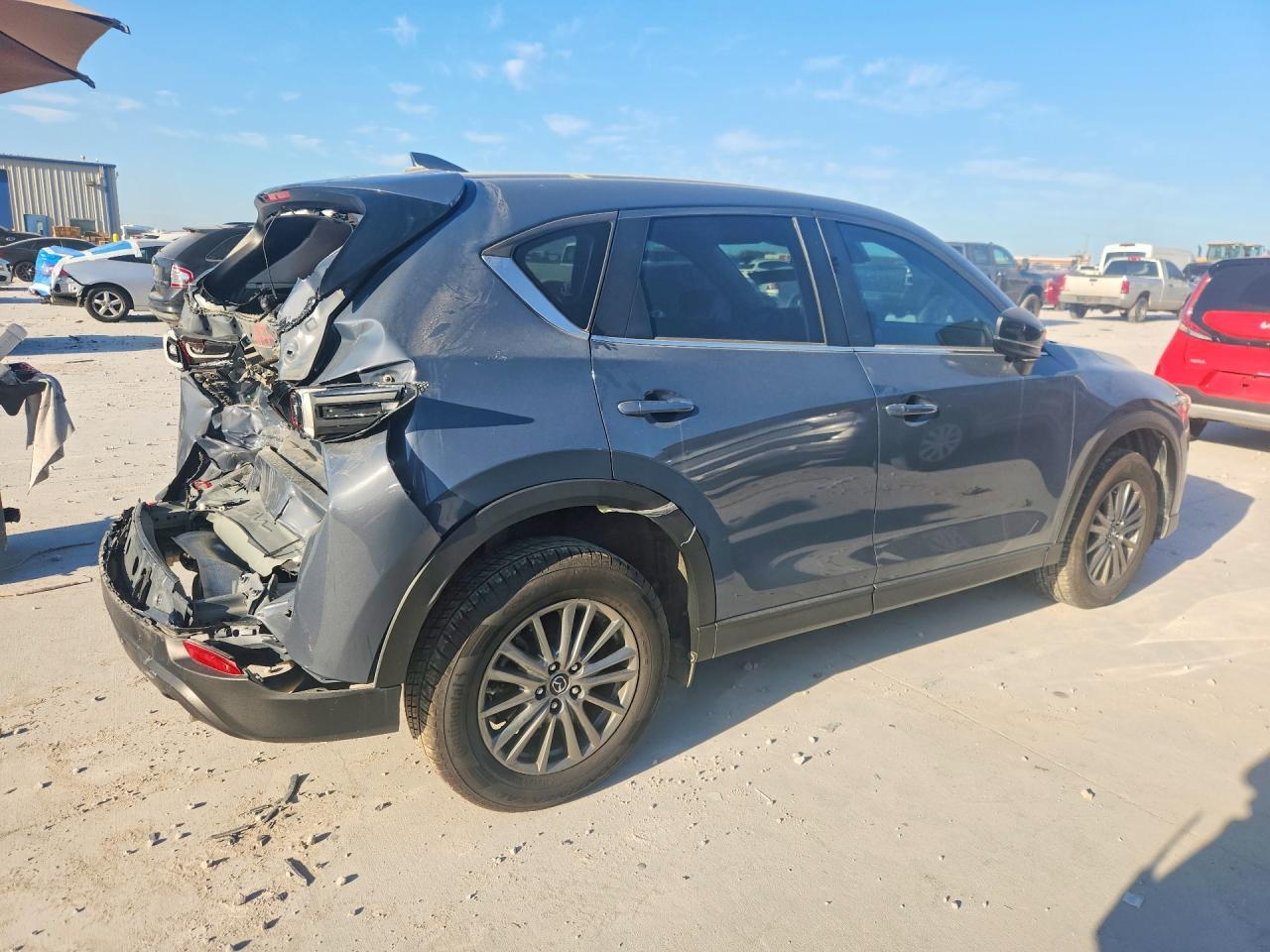 2022 Mazda Cx-5 Preferred - zdjęcie 3