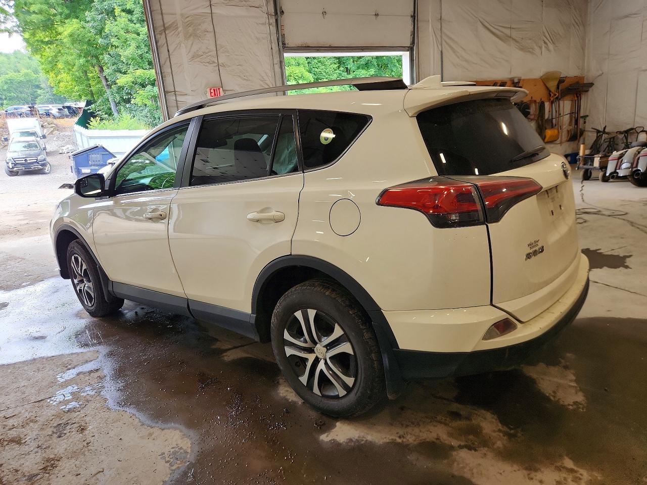 2018 Toyota Rav4 Le - zdjęcie 2