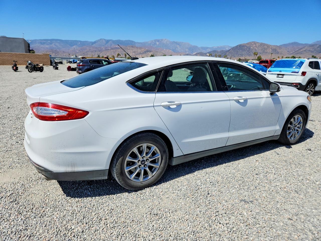 2015 Ford Fusion S - zdjęcie 3