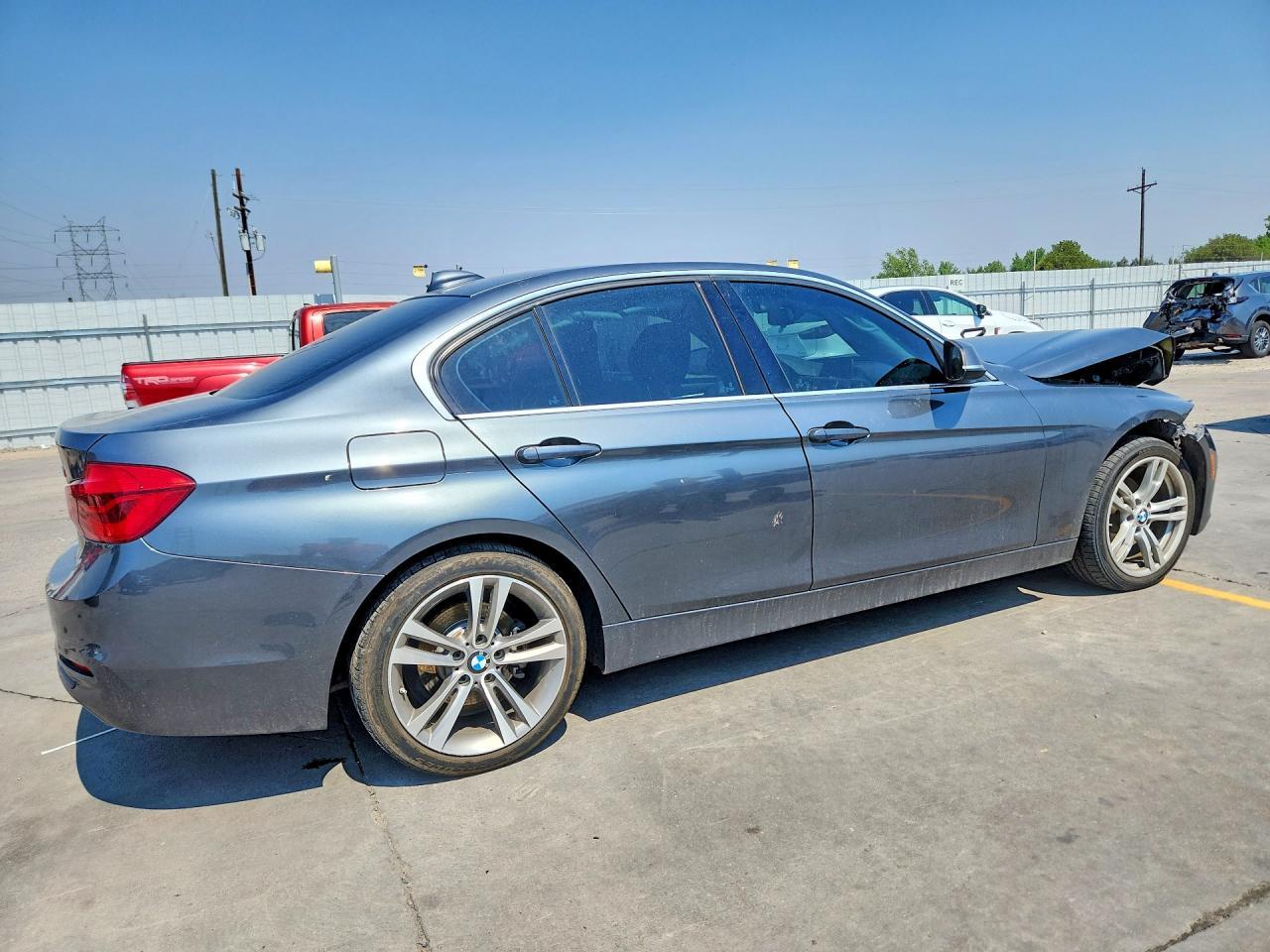 2018 BMW 330 I - zdjęcie 3