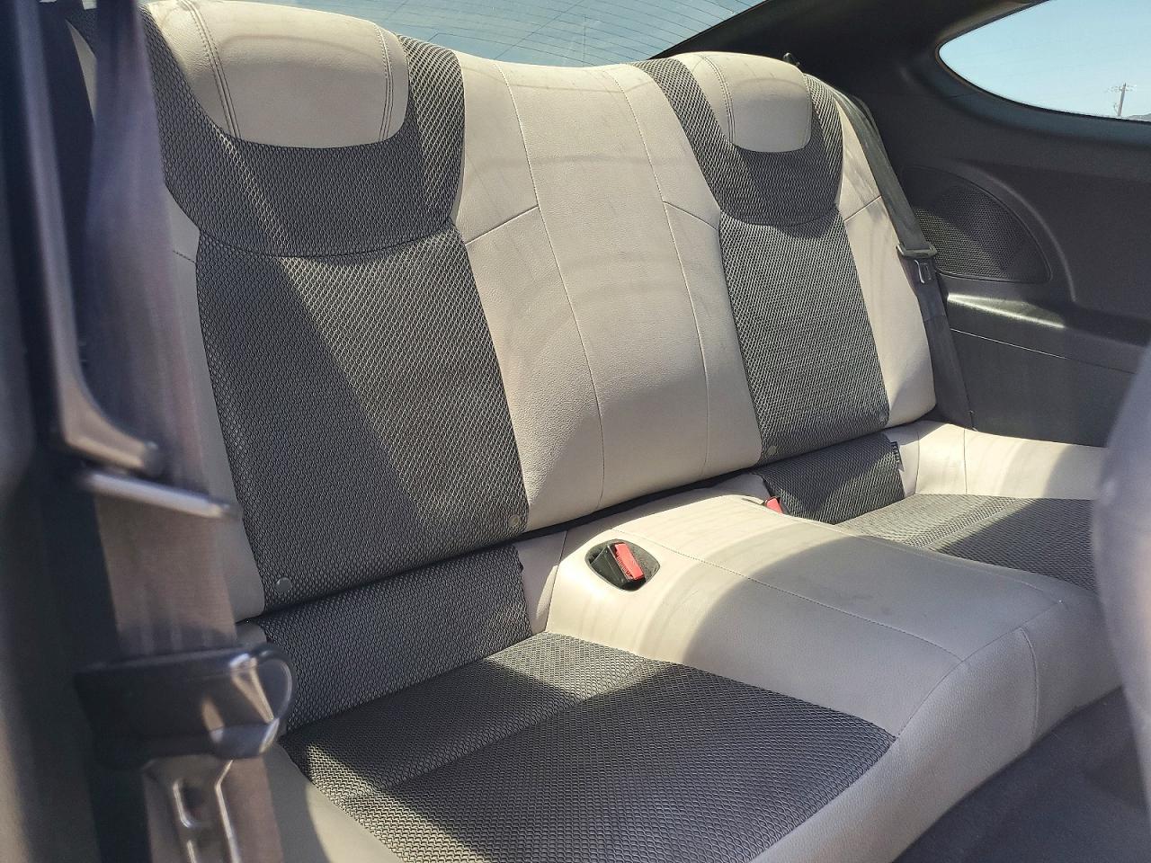 2016 Hyundai Genesis 3.8L - zdjęcie 10