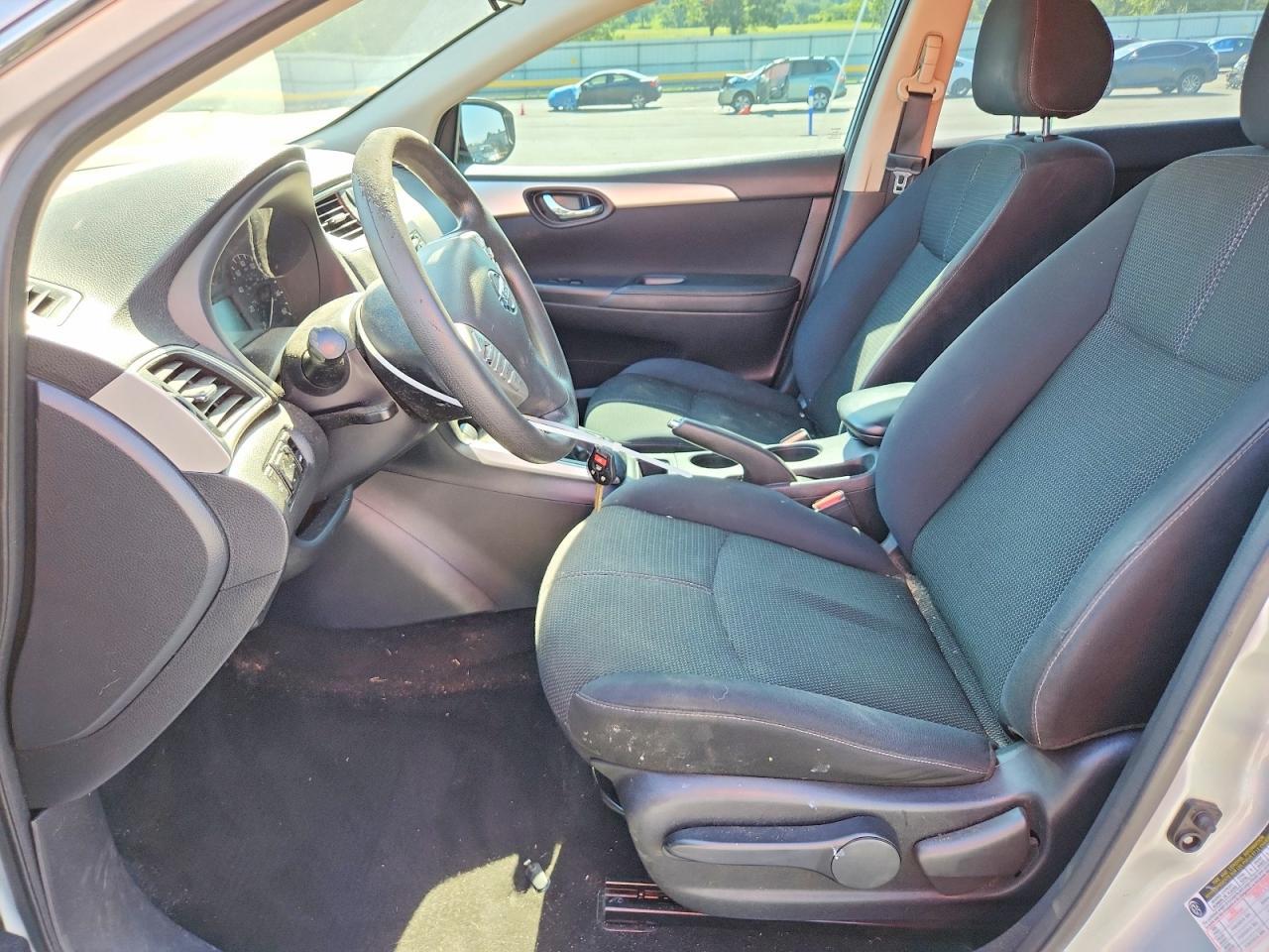2017 Nissan Sentra S - zdjęcie 7