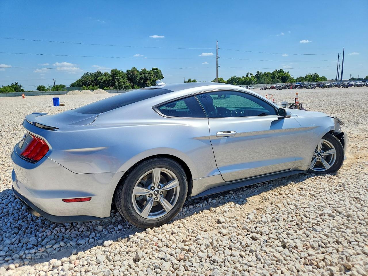 2020 Ford Mustang - zdjęcie 3