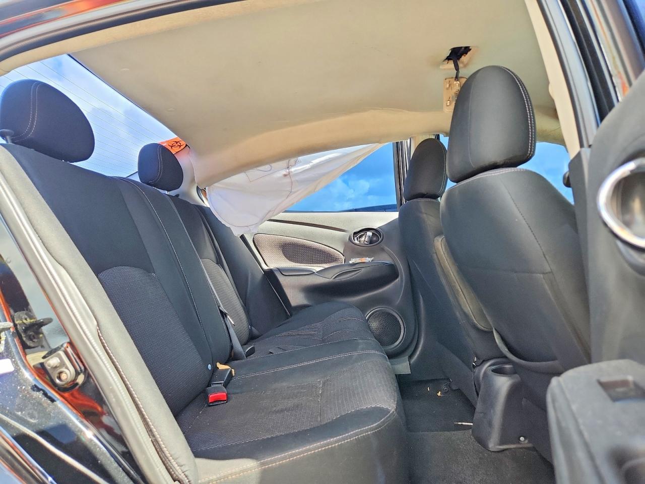 2014 Nissan Versa 1.6 S - zdjęcie 10