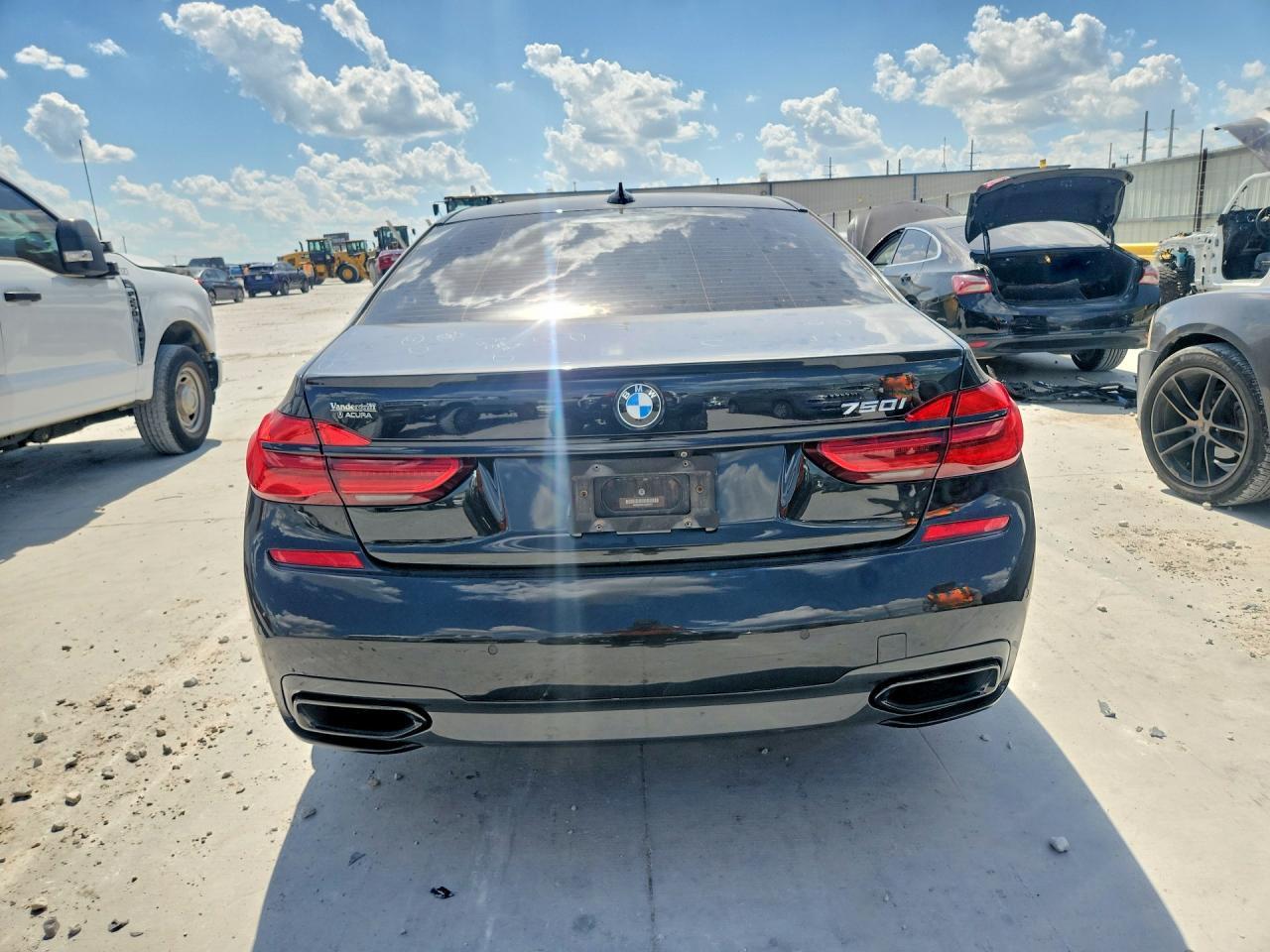 2018 BMW 750 I - zdjęcie 6
