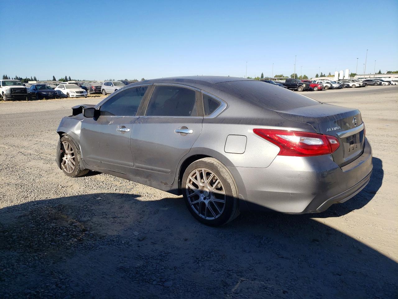 2017 Nissan Altima 2.5 S - zdjęcie 2