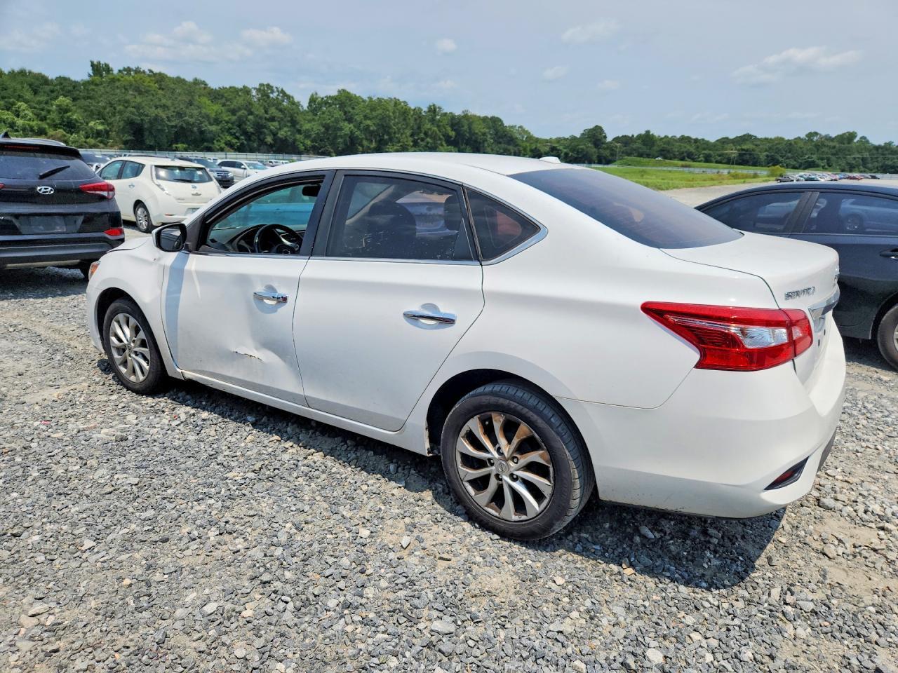 2019 Nissan Sentra Sv - zdjęcie 2