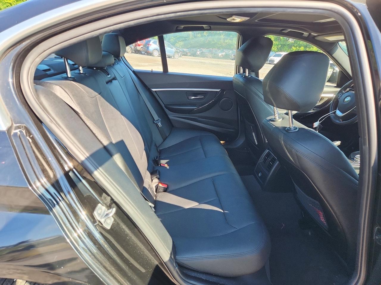2018 BMW 330 Xi - zdjęcie 10