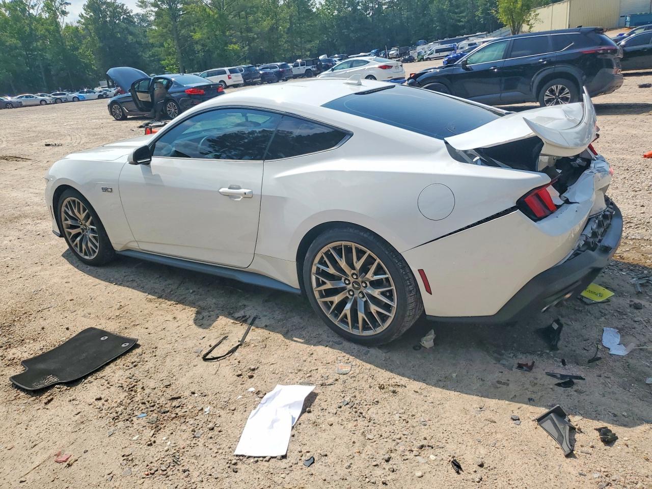 2024 Ford Mustang Gt - zdjęcie 2