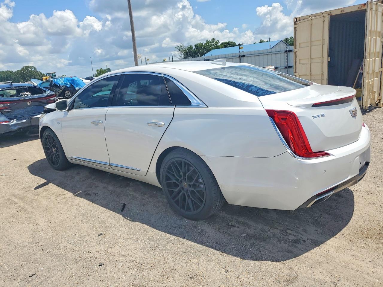 2018 Cadillac Xts Luxury - zdjęcie 2