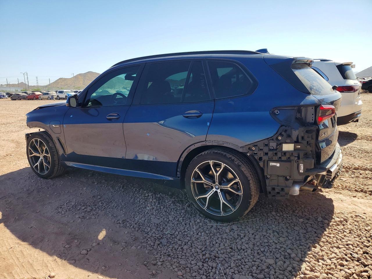 2023 BMW X5 xDrive45E - zdjęcie 2