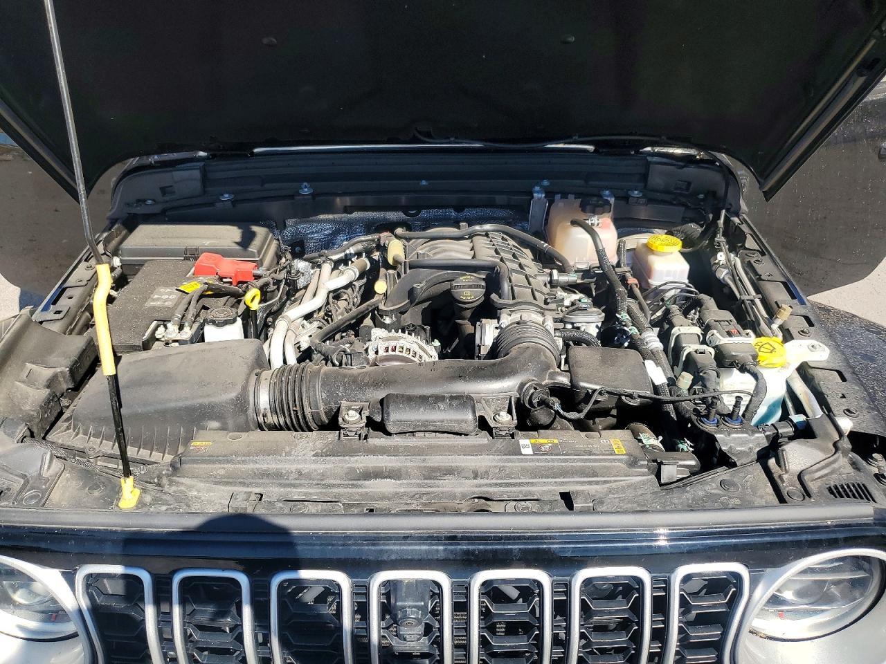 2024 Jeep Wrangler Sahara - zdjęcie 12