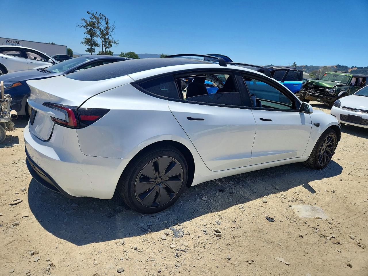 2026 Tesla Model 3 - zdjęcie 3