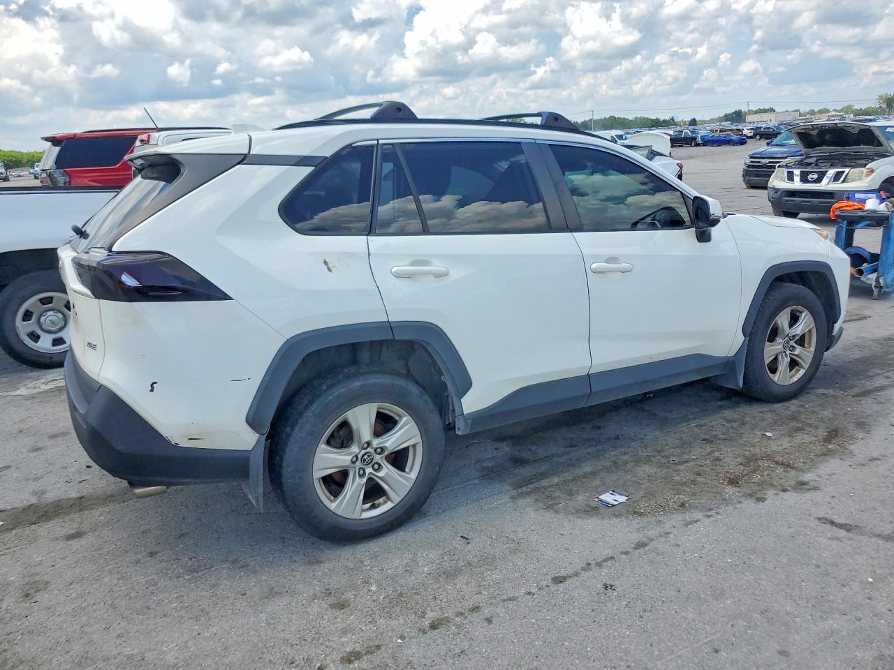 2019 Toyota Rav4 Xle - zdjęcie 3