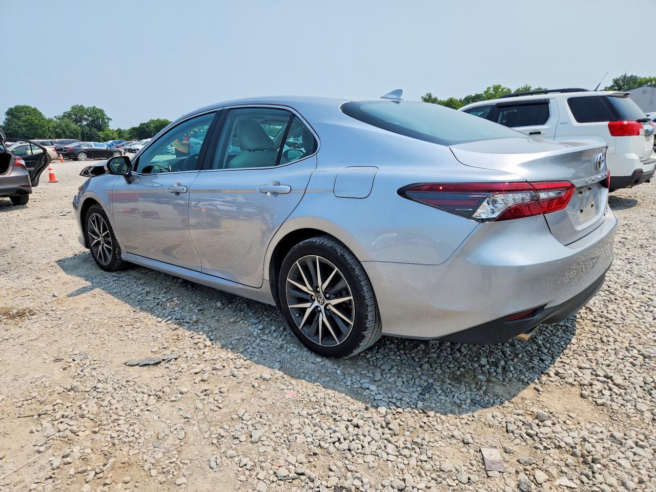 2024 Toyota Camry Xle - zdjęcie 2
