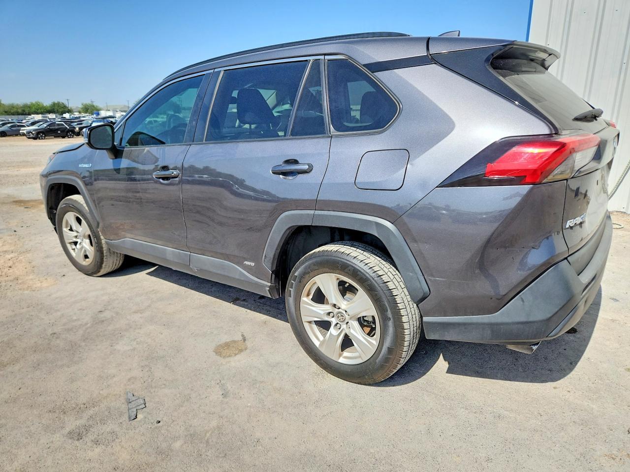 2021 Toyota Rav4 Xle - zdjęcie 2