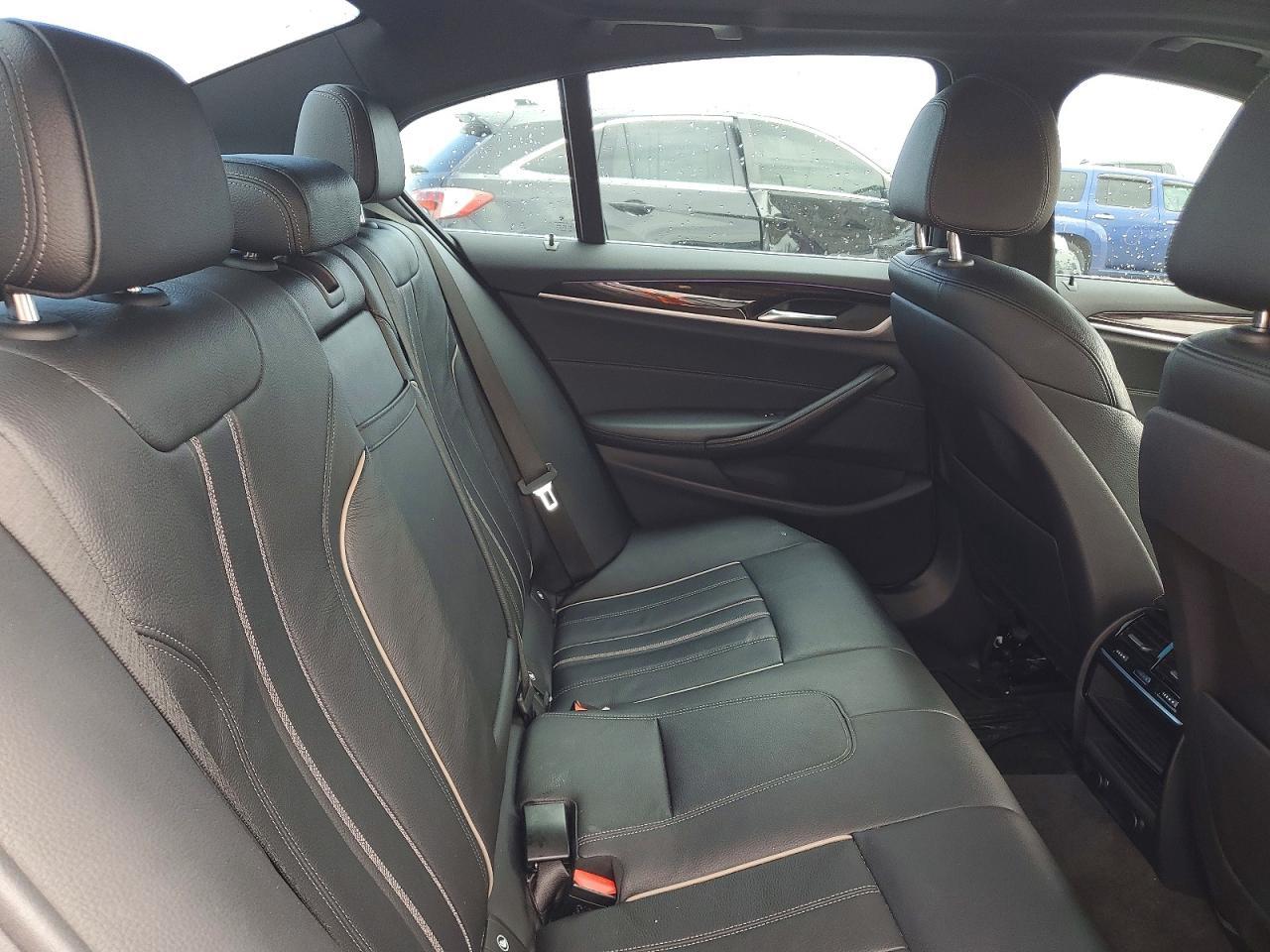2017 BMW 530 I - zdjęcie 10