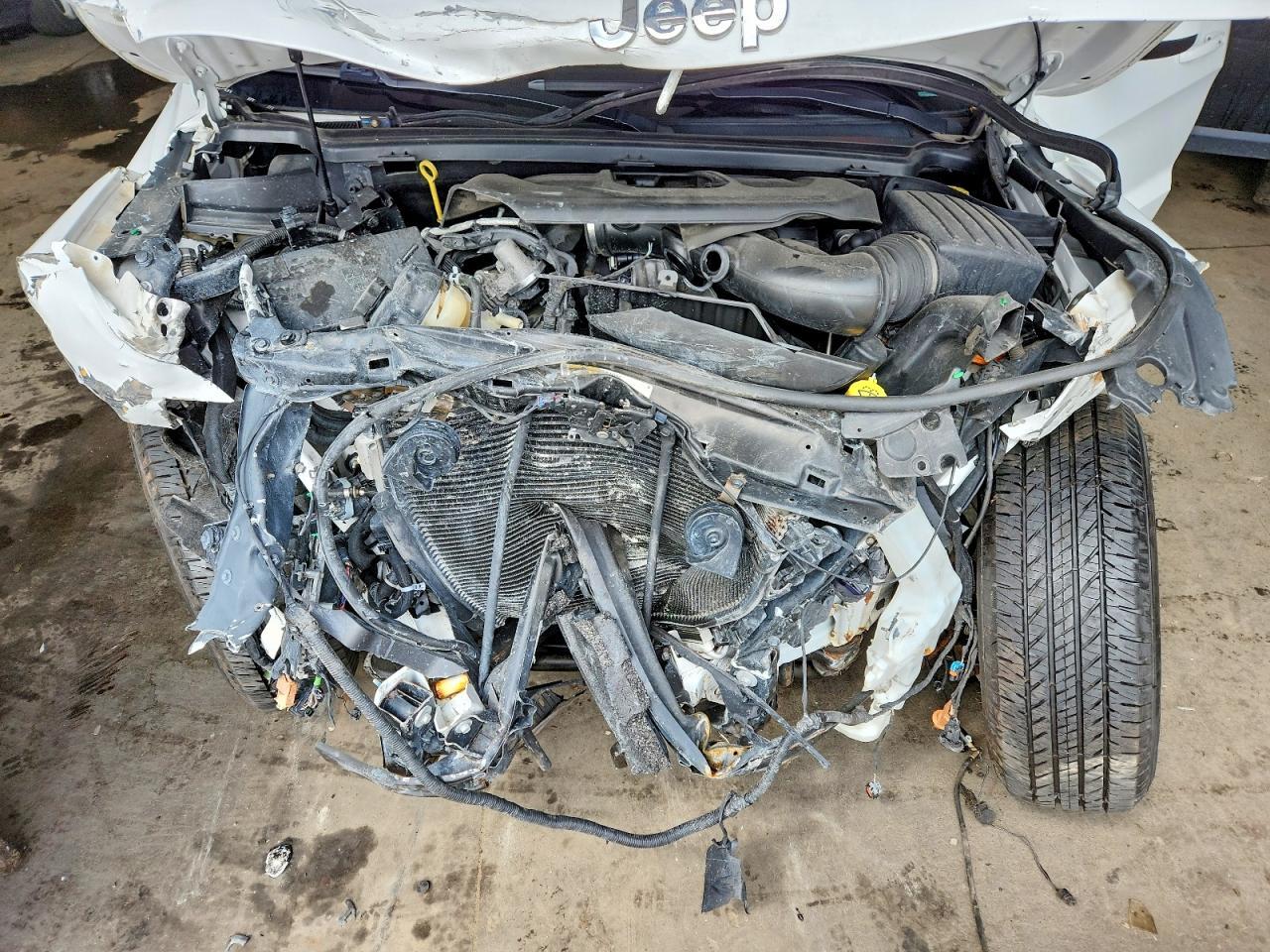 2016 Jeep Grand Cherokee Laredo - zdjęcie 12