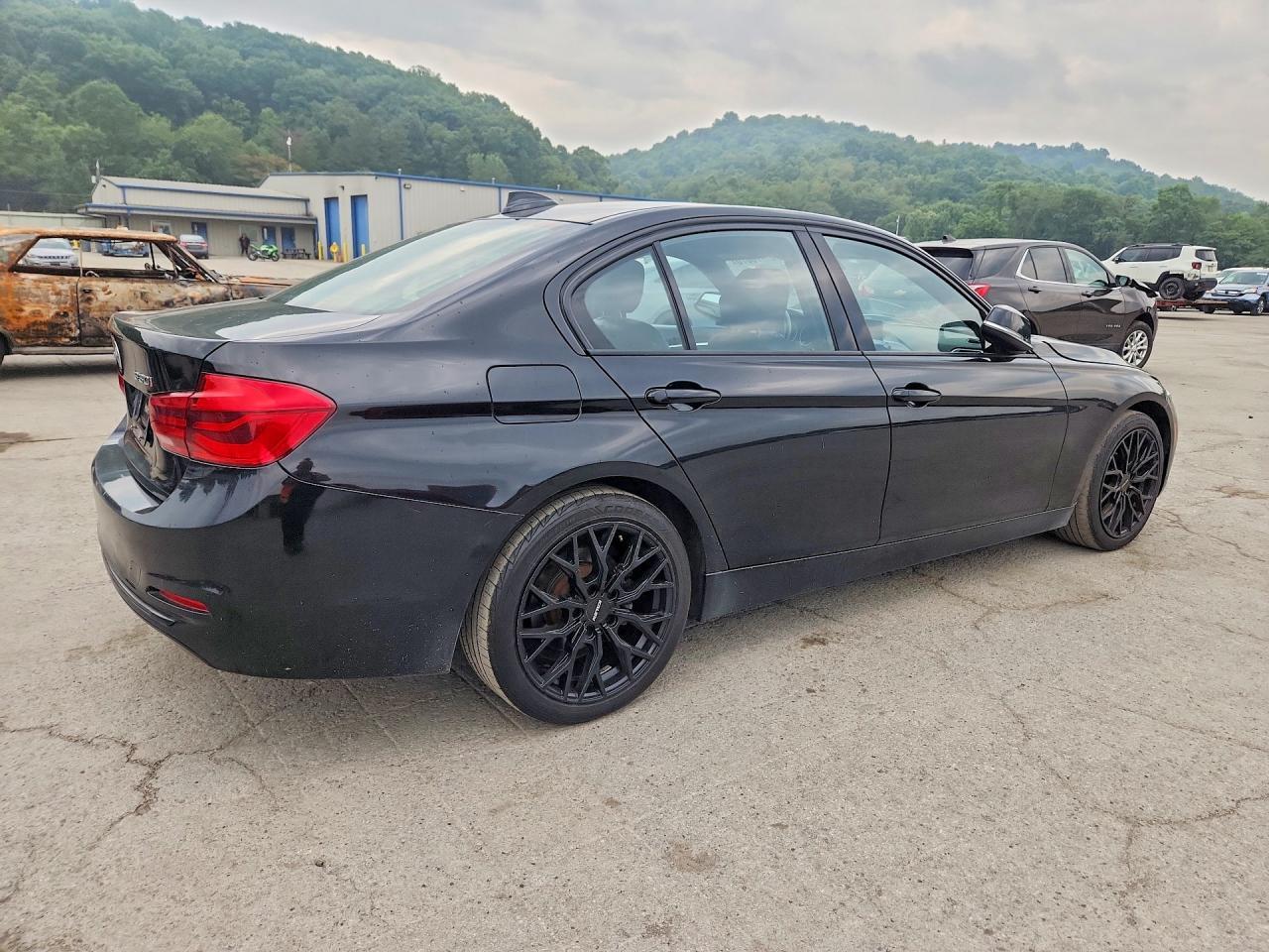 2018 BMW Seria 3 330i - zdjęcie 3