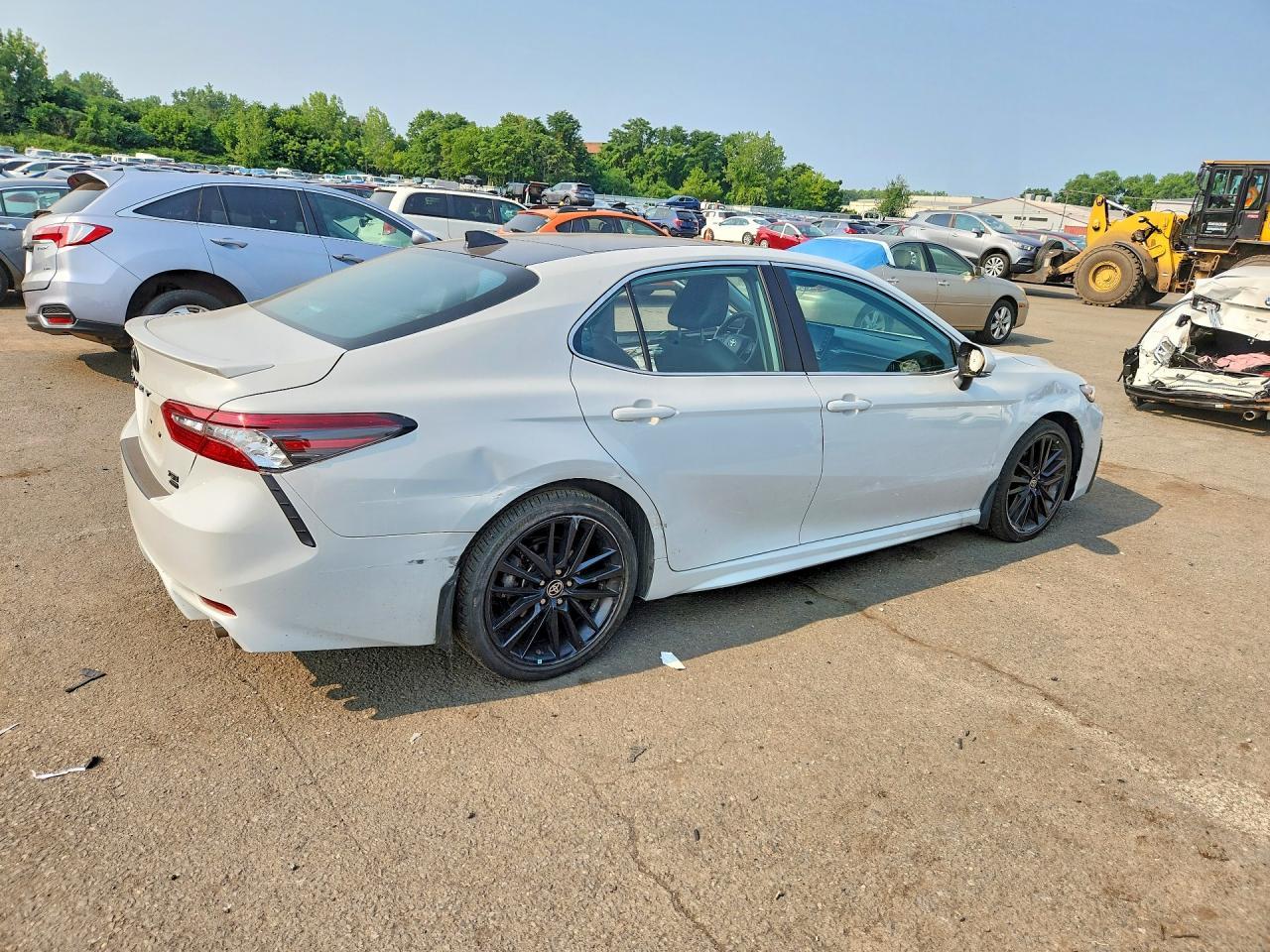 2022 Toyota Camry Xse - zdjęcie 3