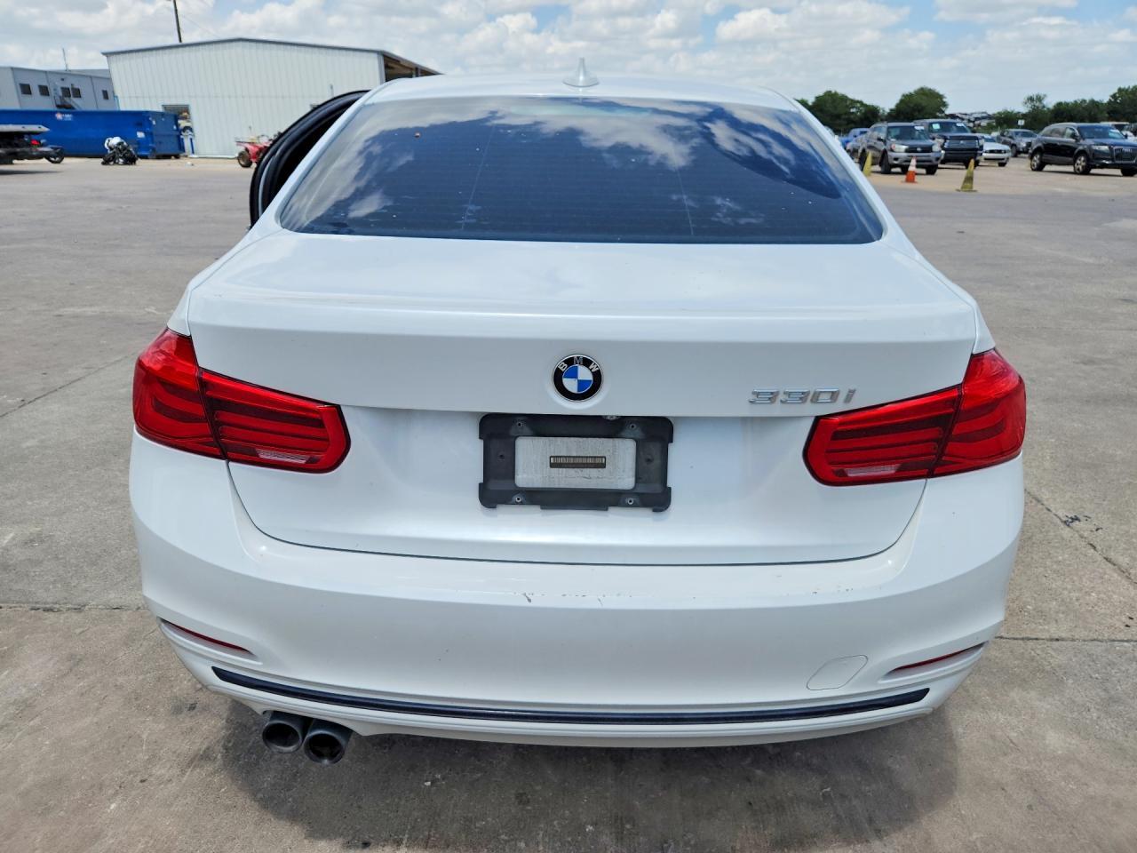 2018 BMW 330 I - zdjęcie 6