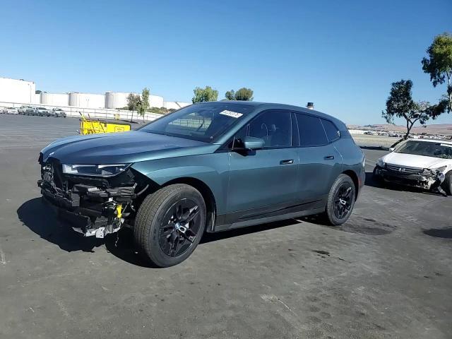 2024 BMW Ix xDrive50 - zdjęcie 14