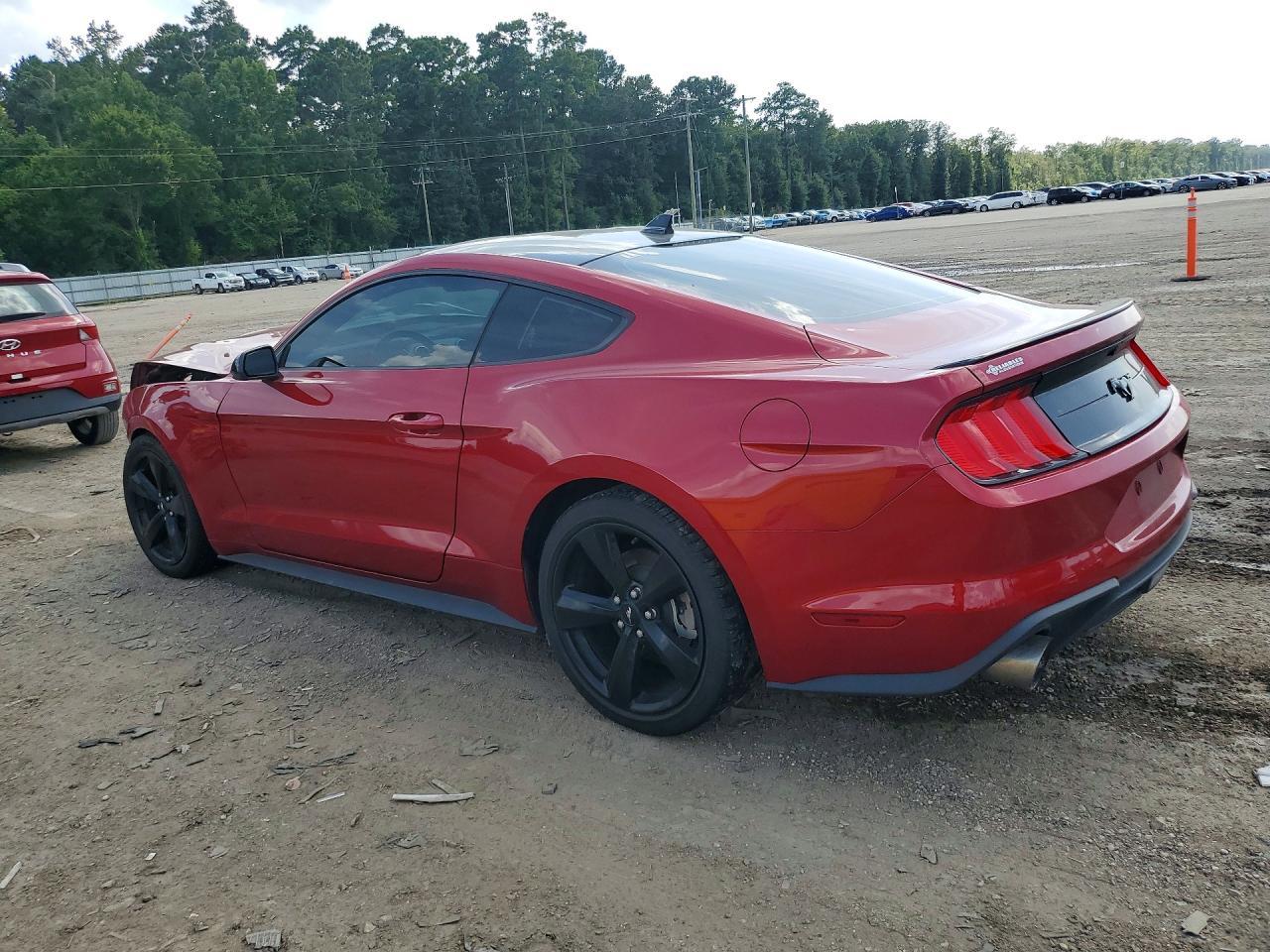 2021 Ford Mustang - zdjęcie 2