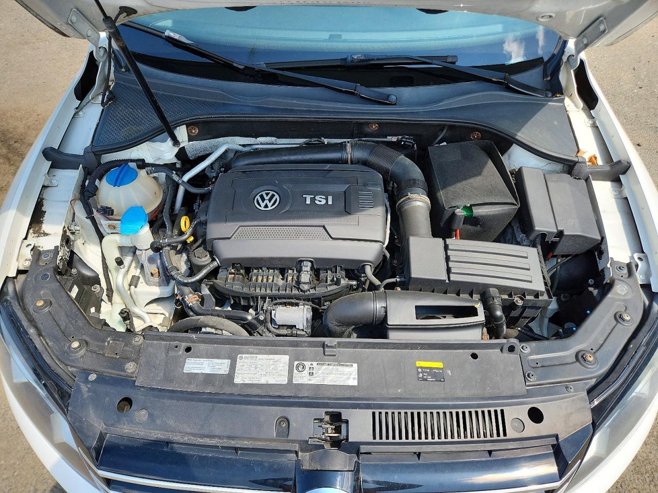 2015 Volkswagen Passat S - zdjęcie 11