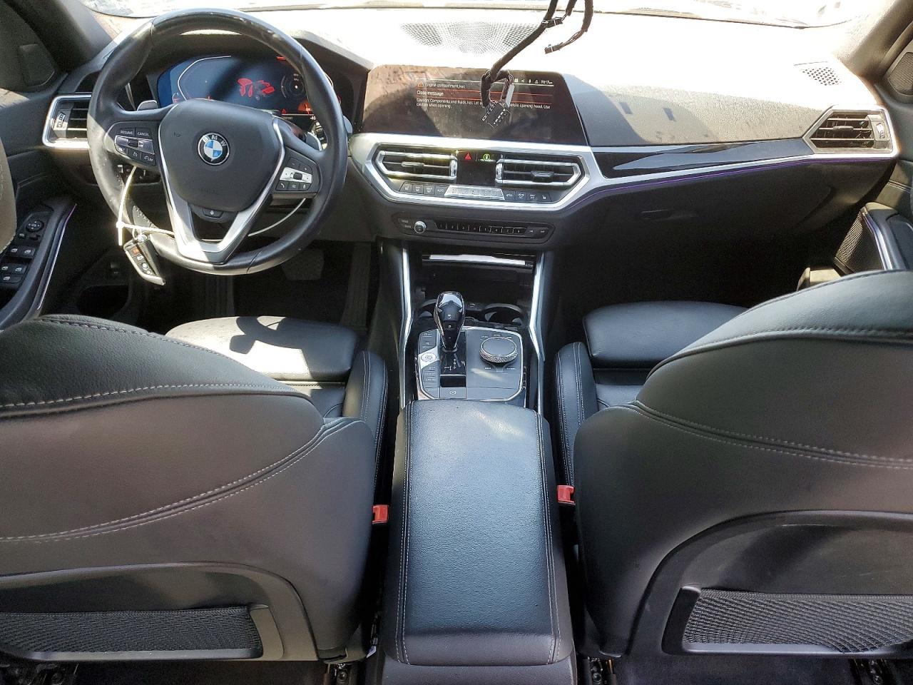 2019 BMW Seria 3 330i - zdjęcie 8