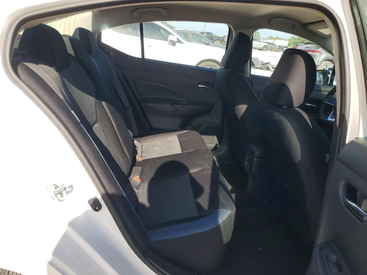 2024 Nissan Versa Sv - zdjęcie 10