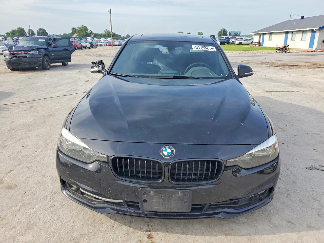 2017 BMW Seria 3 330i - zdjęcie 5